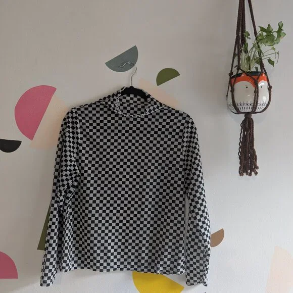 Mesh Layering Top - Picture 3 of 4